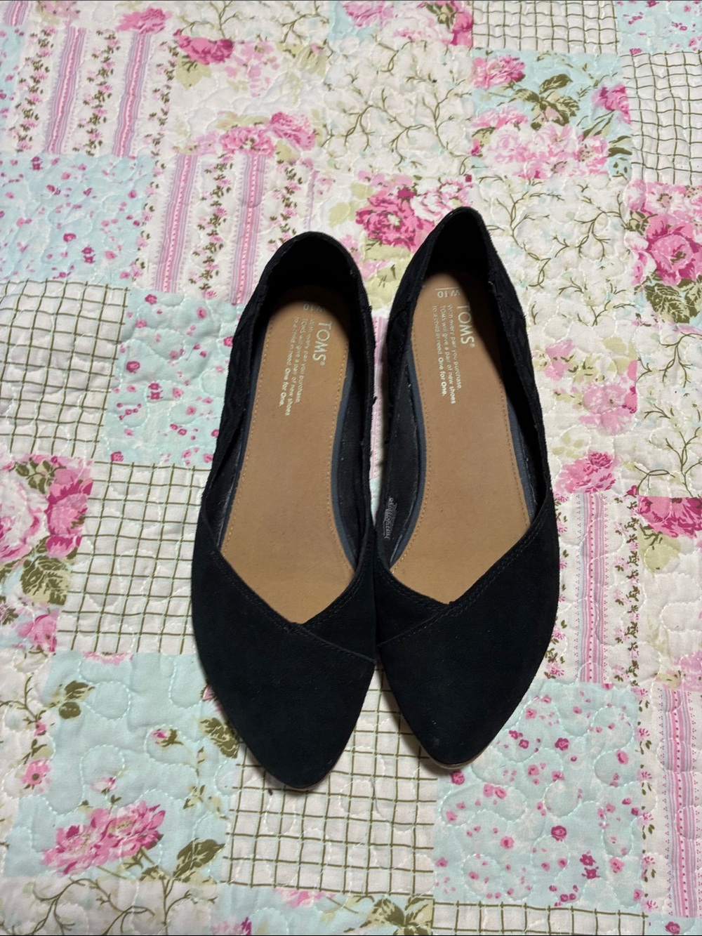 TOMS Black Pointed Ballet Flats